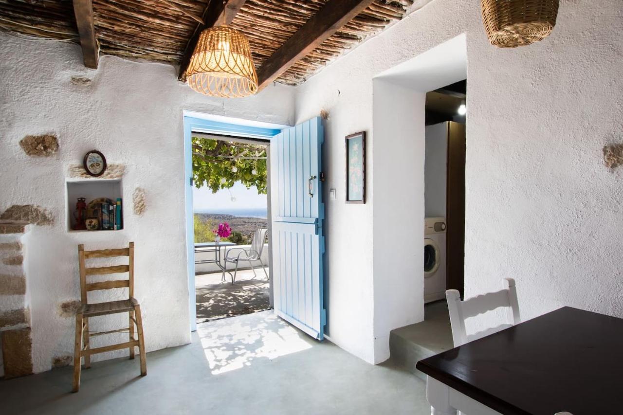 Vatha Traditional Cottage With A View Menetaí 外观 照片