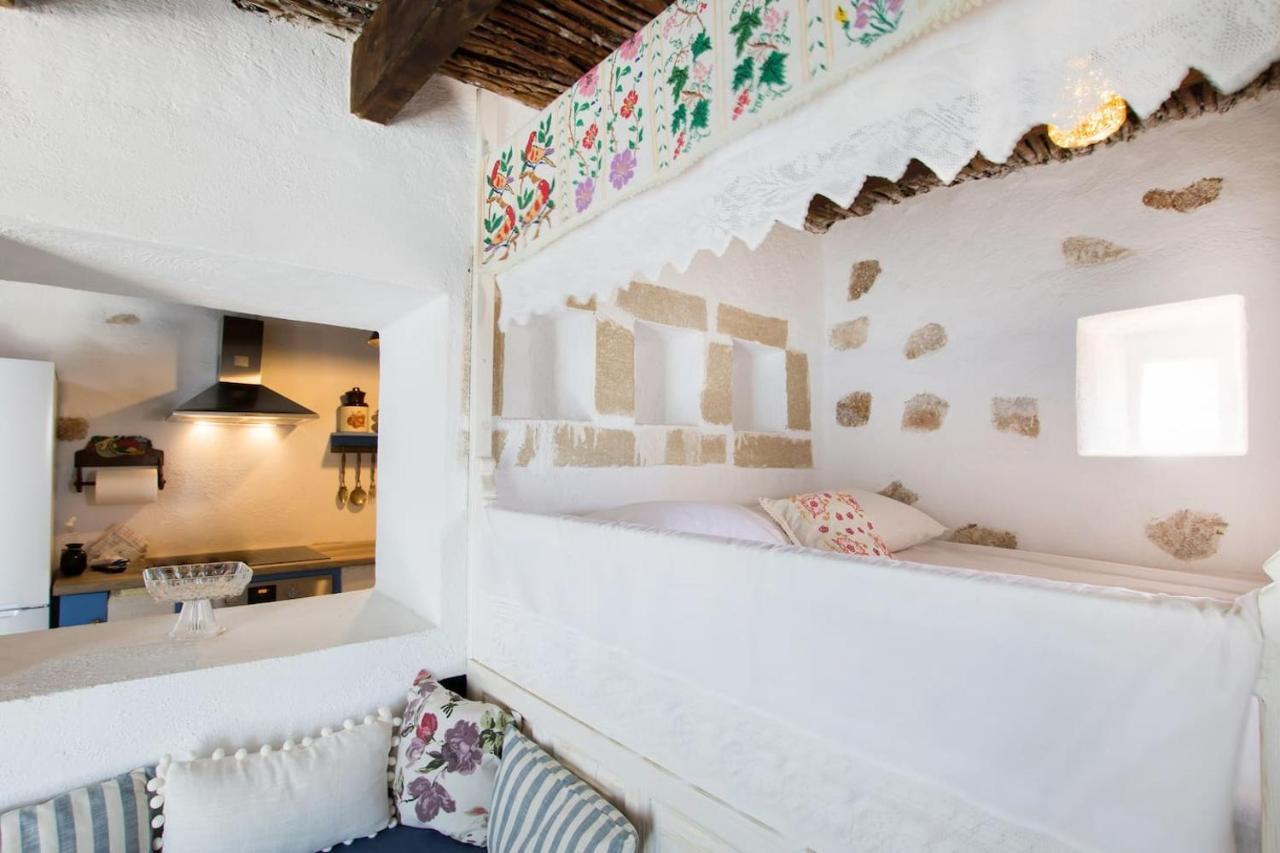 Vatha Traditional Cottage With A View Menetaí 外观 照片