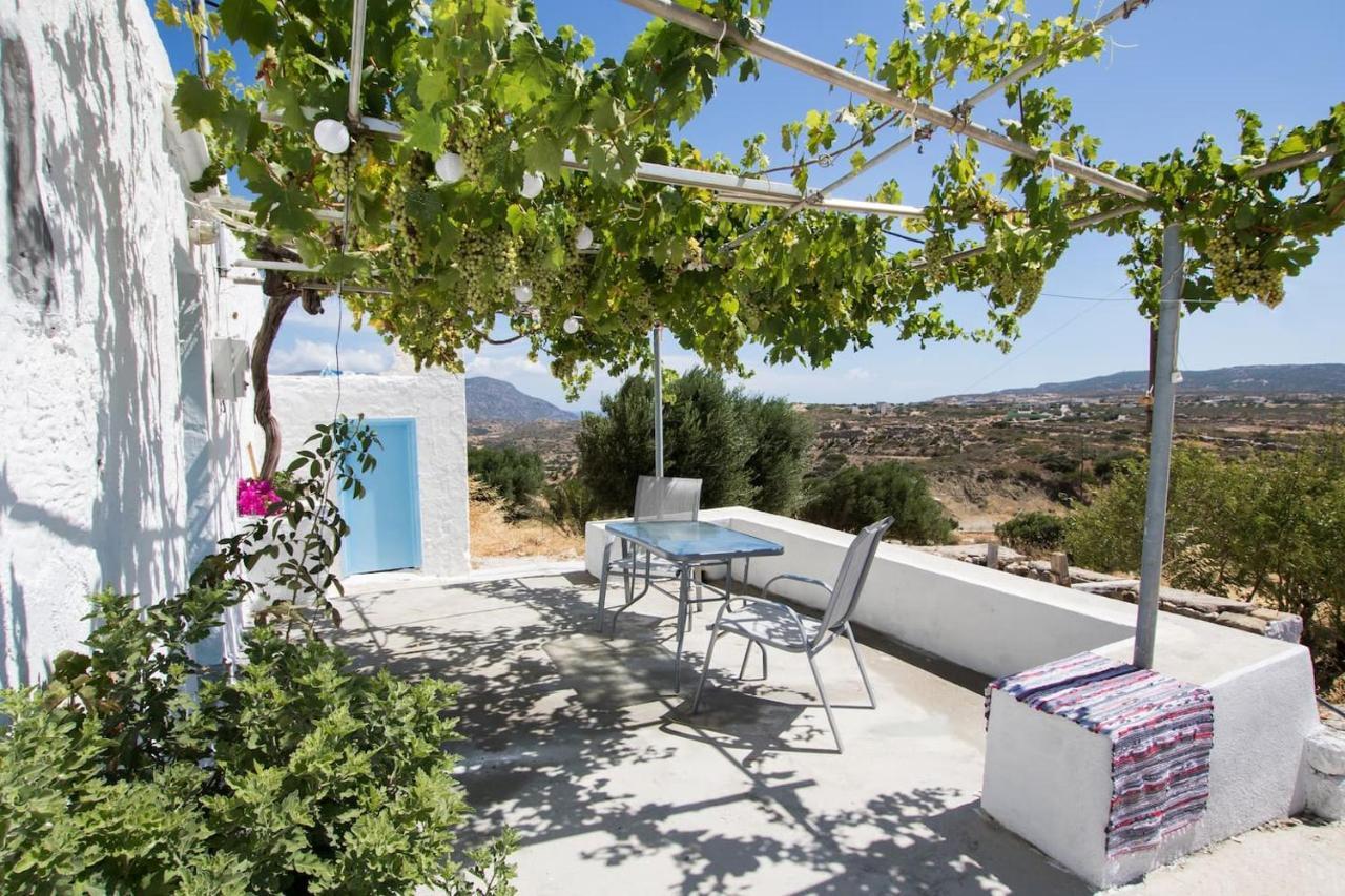 Vatha Traditional Cottage With A View Menetaí 外观 照片