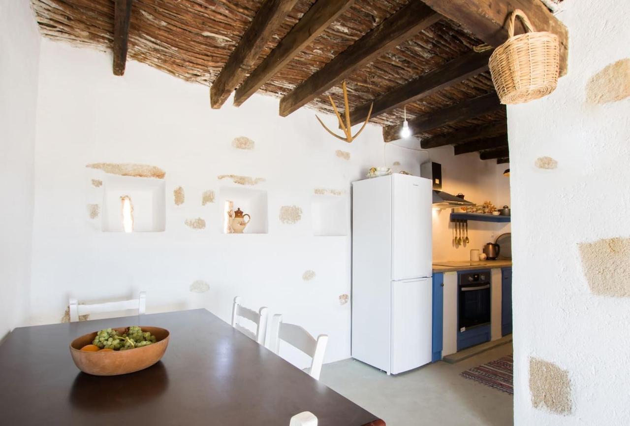 Vatha Traditional Cottage With A View Menetaí 外观 照片
