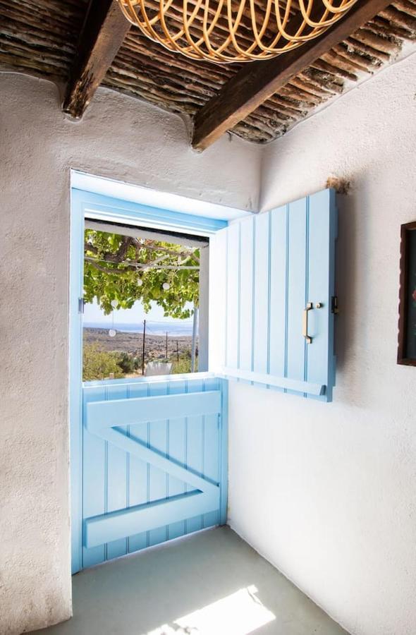 Vatha Traditional Cottage With A View Menetaí 外观 照片